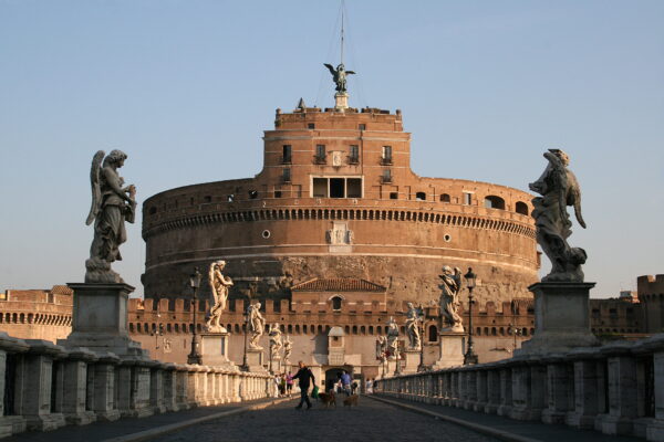 0_Castel_et_pont_Sant'Angelo_(1)