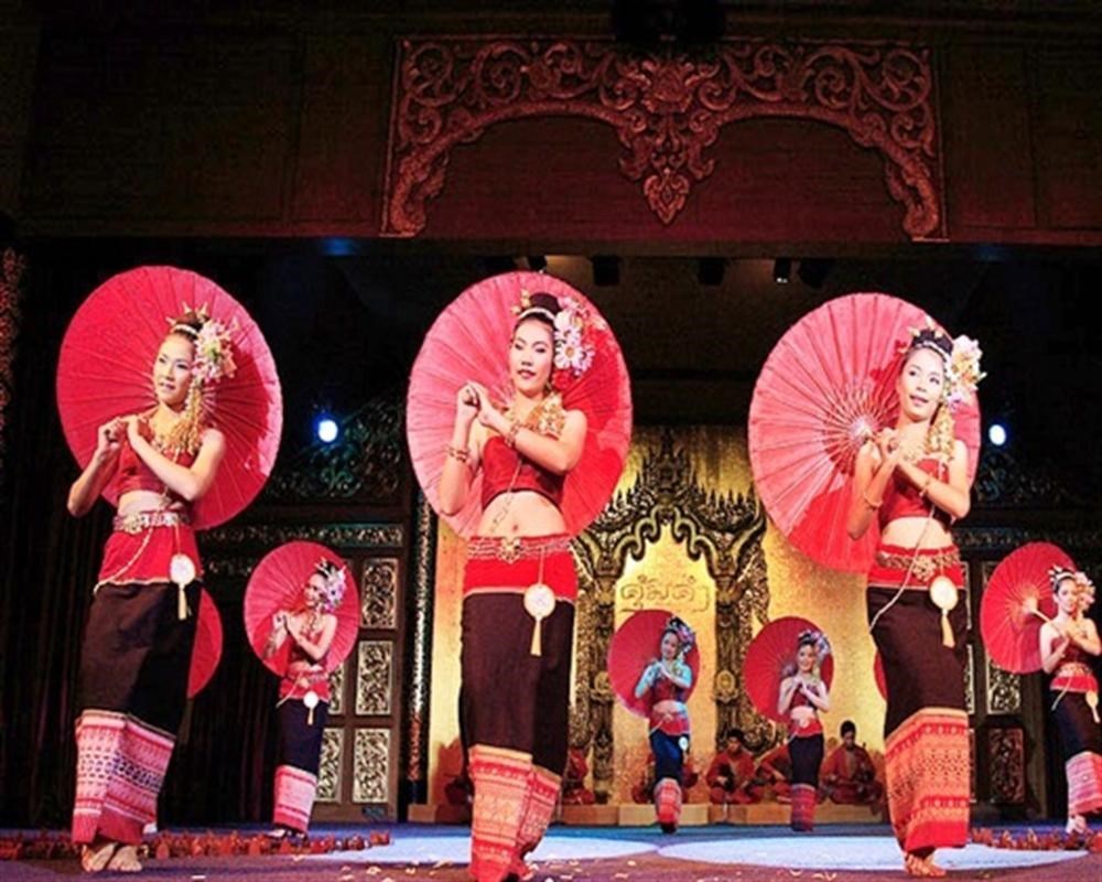 an-toi-kieu-khantoke-tai-chiang-mai