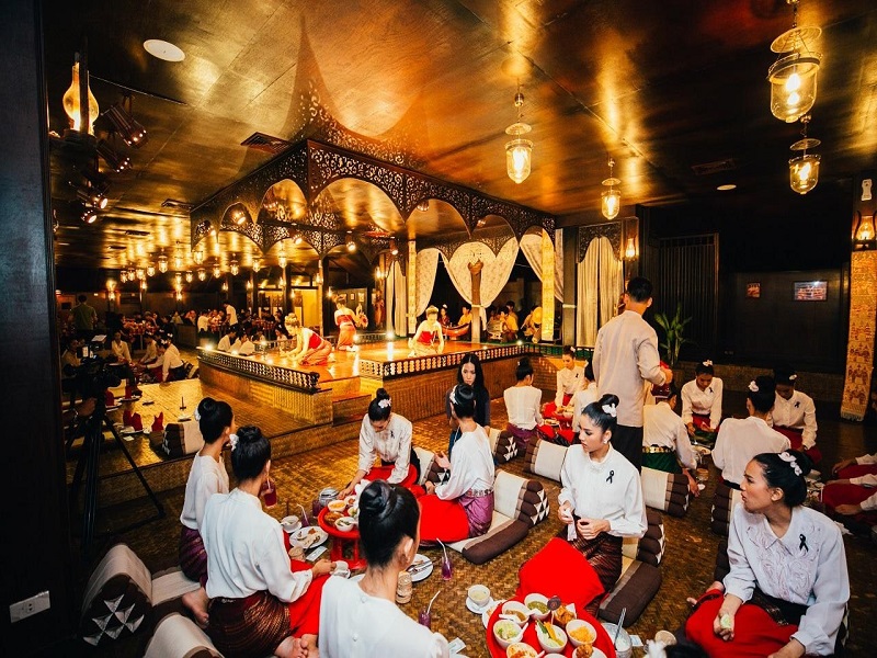 bua-an-khatoke-hoang-gia-thai-lan