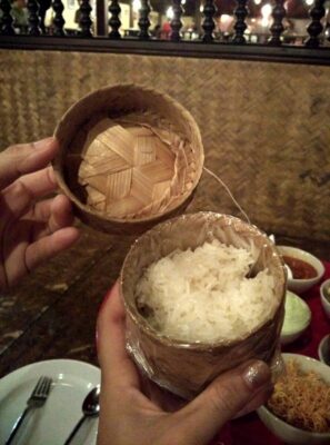 bua-an-toi-khantoke-o-chiang-mai-5_AXYA