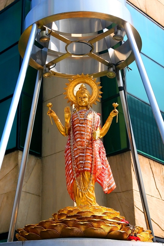 den-than-lakshmi-bangkok-4